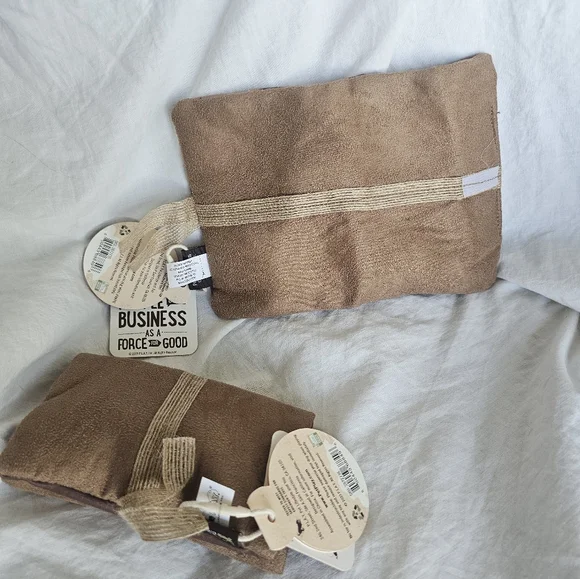 P.L.A.Y. Treasure Map Dog Toy NWT Small/medium & Large/x-large - Picture 4 of 5